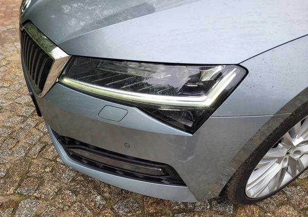 Skoda Superb cena 94000 przebieg: 166000, rok produkcji 2020 z Wałcz małe 497